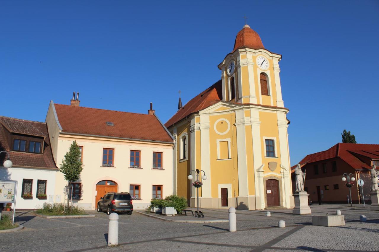 Apartman U Kostela Veselí nad Moravou Exterior photo